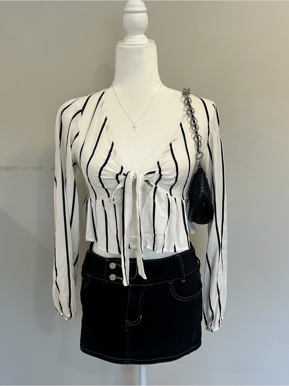 La Hearts White and Black Striped Tie-Front Long Sleeve Crop Top
